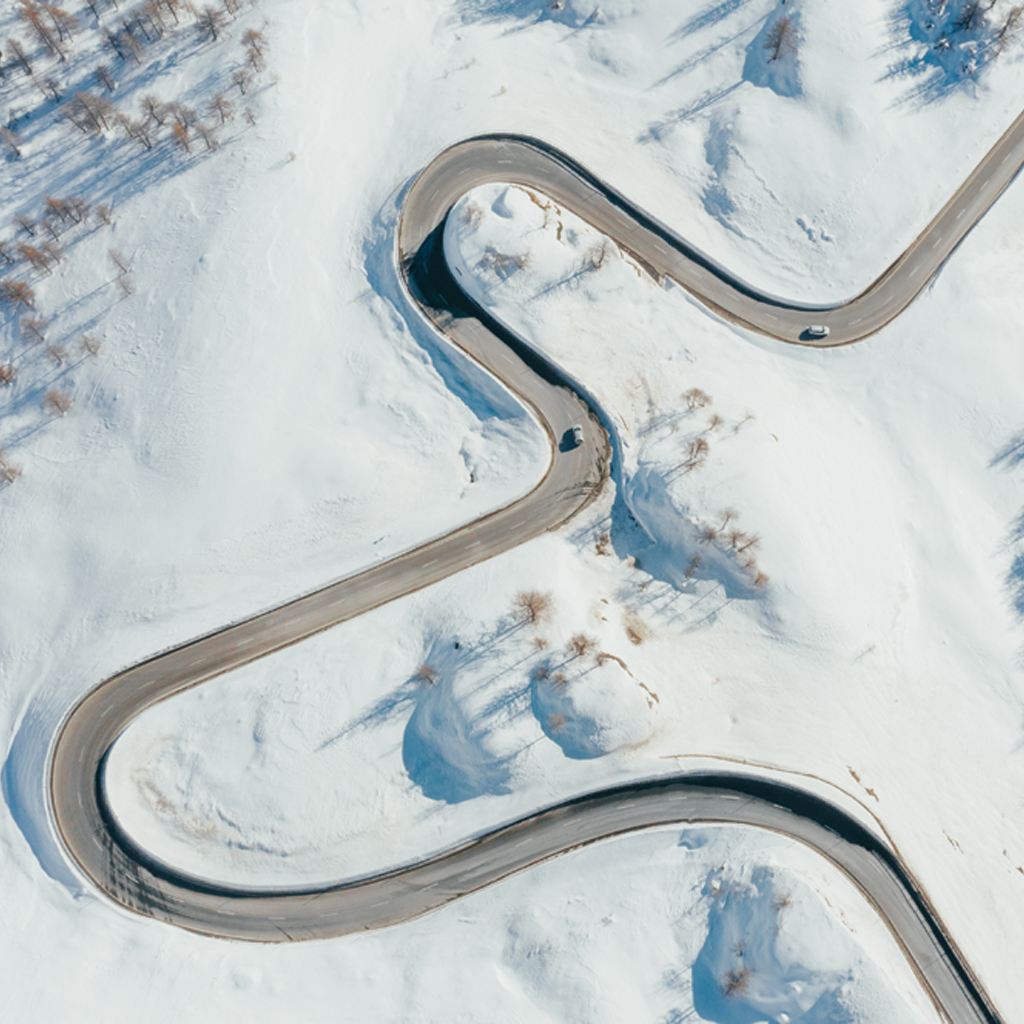 Aderenţă îmbunătăţită pe drumuri umede şi cu zăpadă