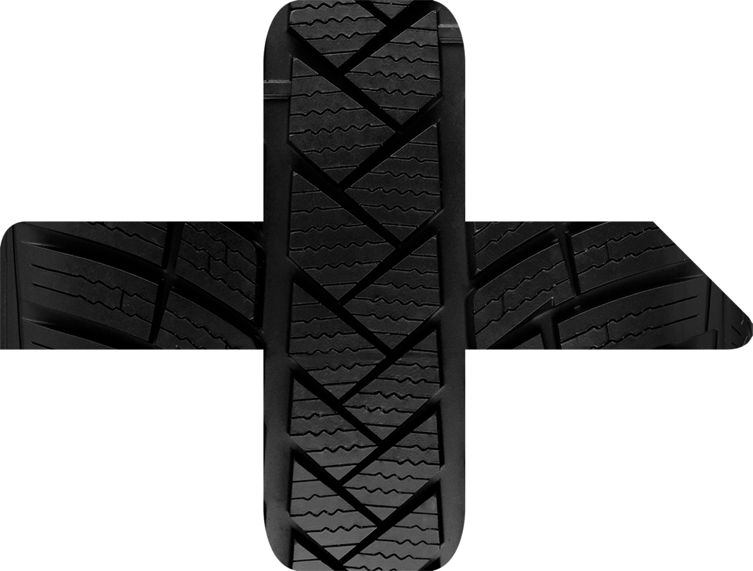 Vedere de aproape a unei anvelope cu simbolul reciclării.